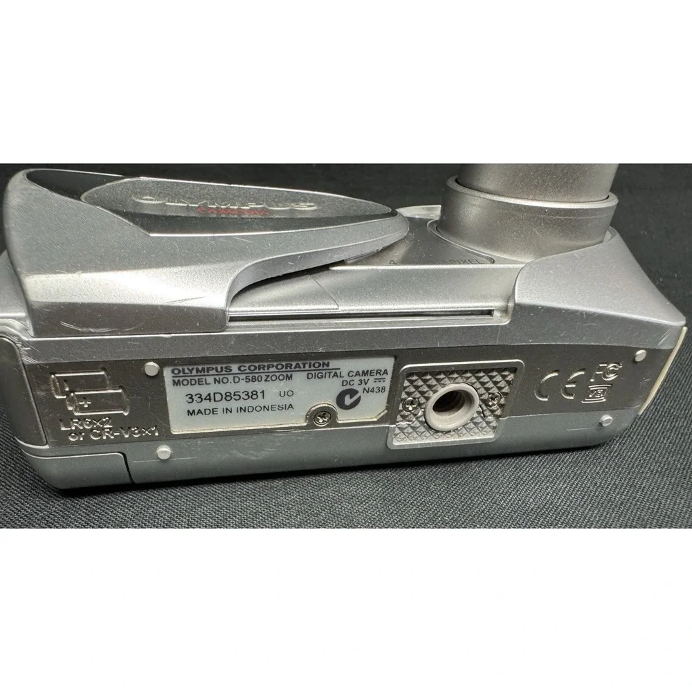Olympus Camera D-580 Zoom 4.0MP Digital Camera Silver Tested WORKS